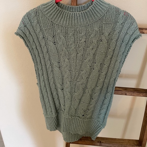 Free People Sweaters | Free People Quartz Cable Vest - Nwt | Color: Green | Size: M | Ambers0709's Closet